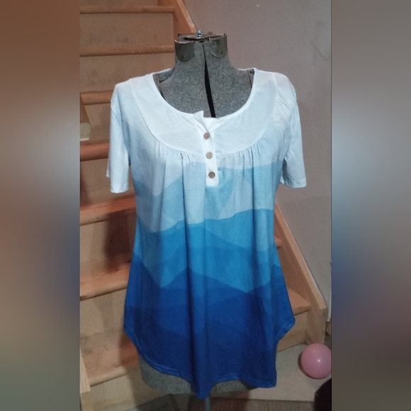 NWT Ladies Top - Picture 2 of 7